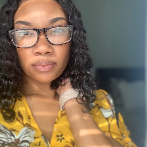 Meet your Posher, Alexis - Picture 1 of 1